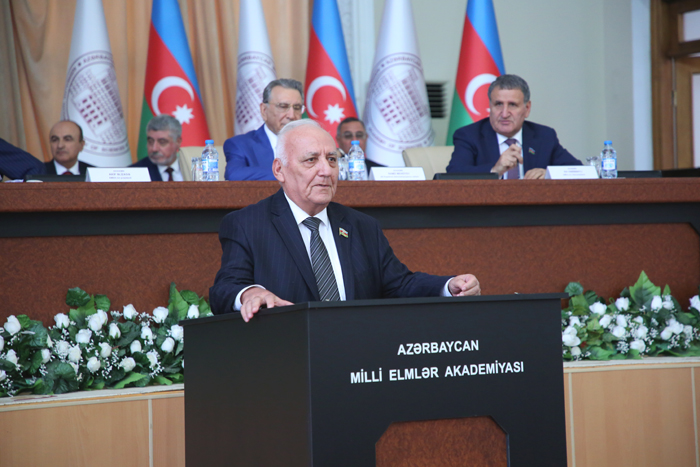 Akademik Ramiz Mehdiyev AMEA-nın prezidenti seçilib