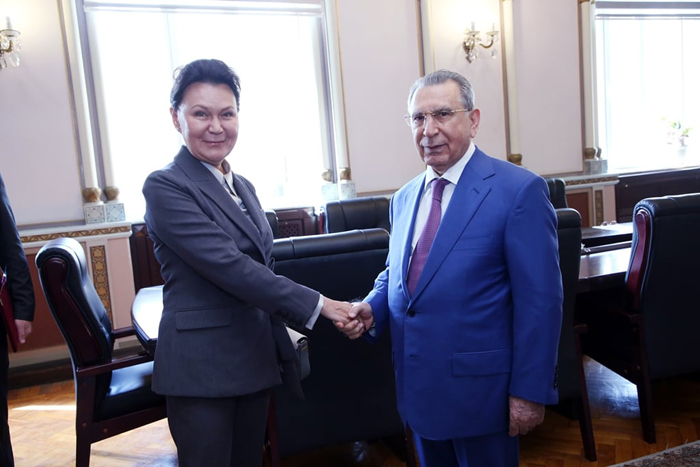 AMEA-nın prezidenti, akademik Ramiz Mehdiyev Rusiya Elmlər Akademiyasının vitse-prezidenti ilə görüşüb